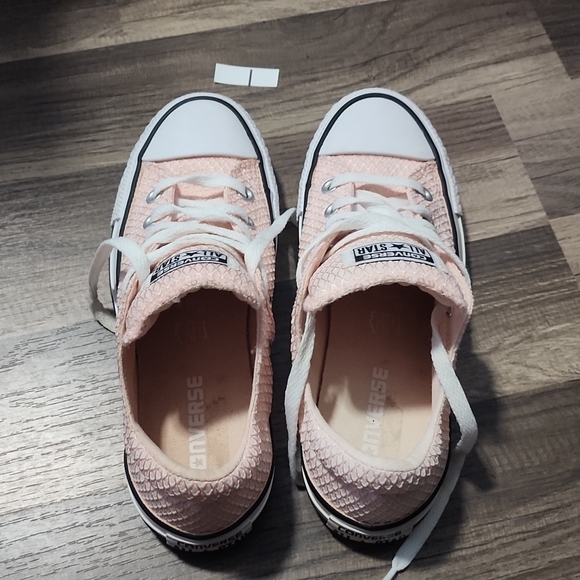 Converse - Picture 2 of 6